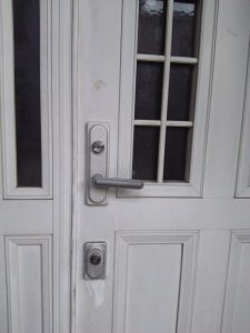 鍵が開かない玄関ドア